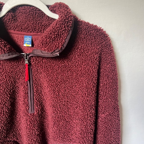Women’s Old Navy Cozy Maroon Sherpa Quarter-Zip Pullover with pockets  – Size 2X - Picture 2 of 13
